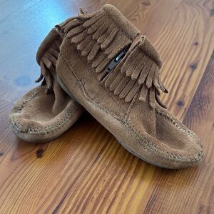 Minnetonka Tan Suede Moccasins with Fringe
